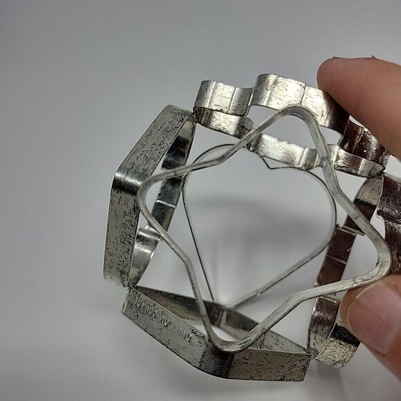 Vintage Tomado Holland 6 Sided Metal Cookie Cutter - Playing Card Suits 3" - Picture 9 of 11